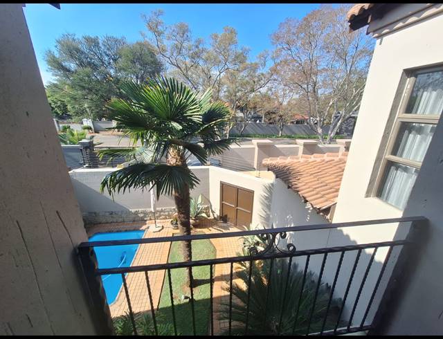 4 BEDROOM TOWNHOUSE FOR SALE IN VANDERBIJLPARK SW 5